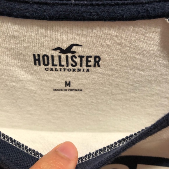 Men’s Hollister long sleeve tee - Picture 2 of 2